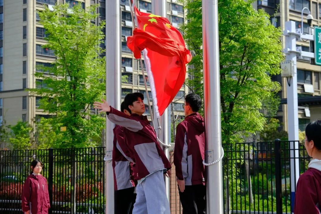 與春風為伴，攜安全同行 | 蚌埠博雅培文第十周升旗儀式